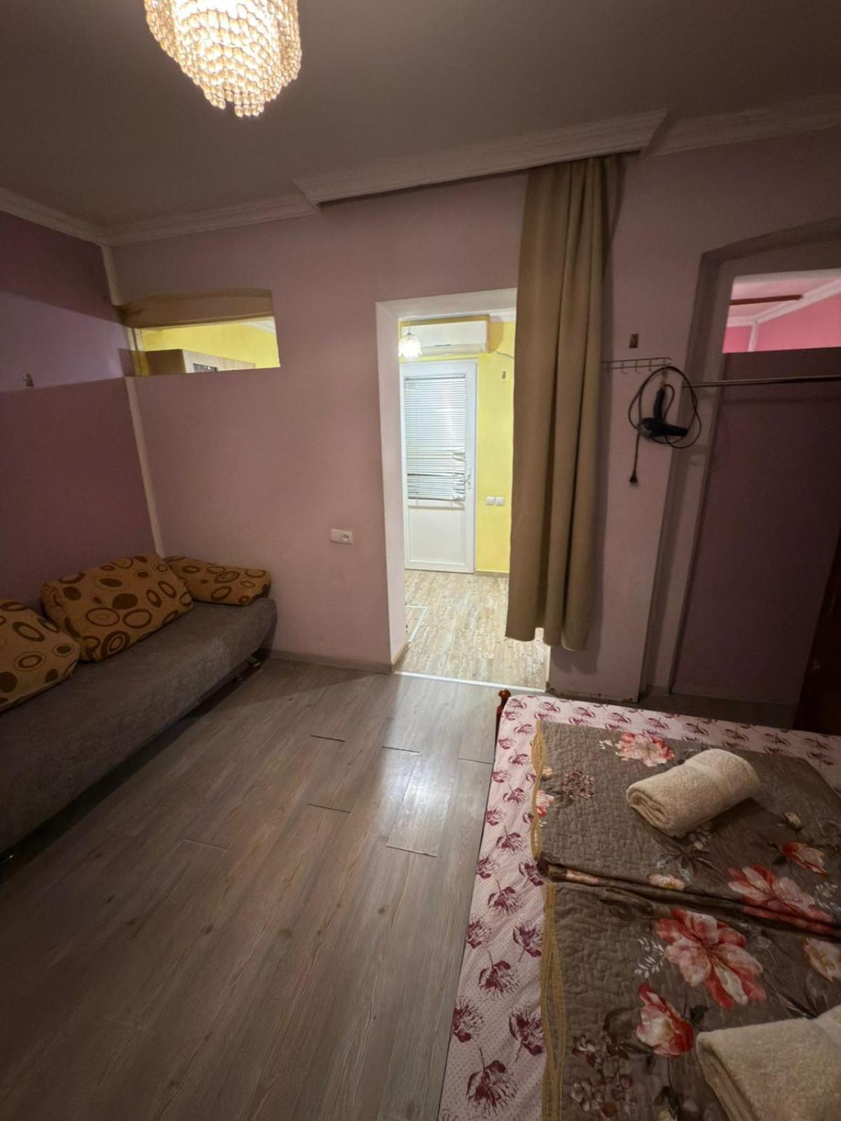 Guest House Nise Tbilisi Exterior foto